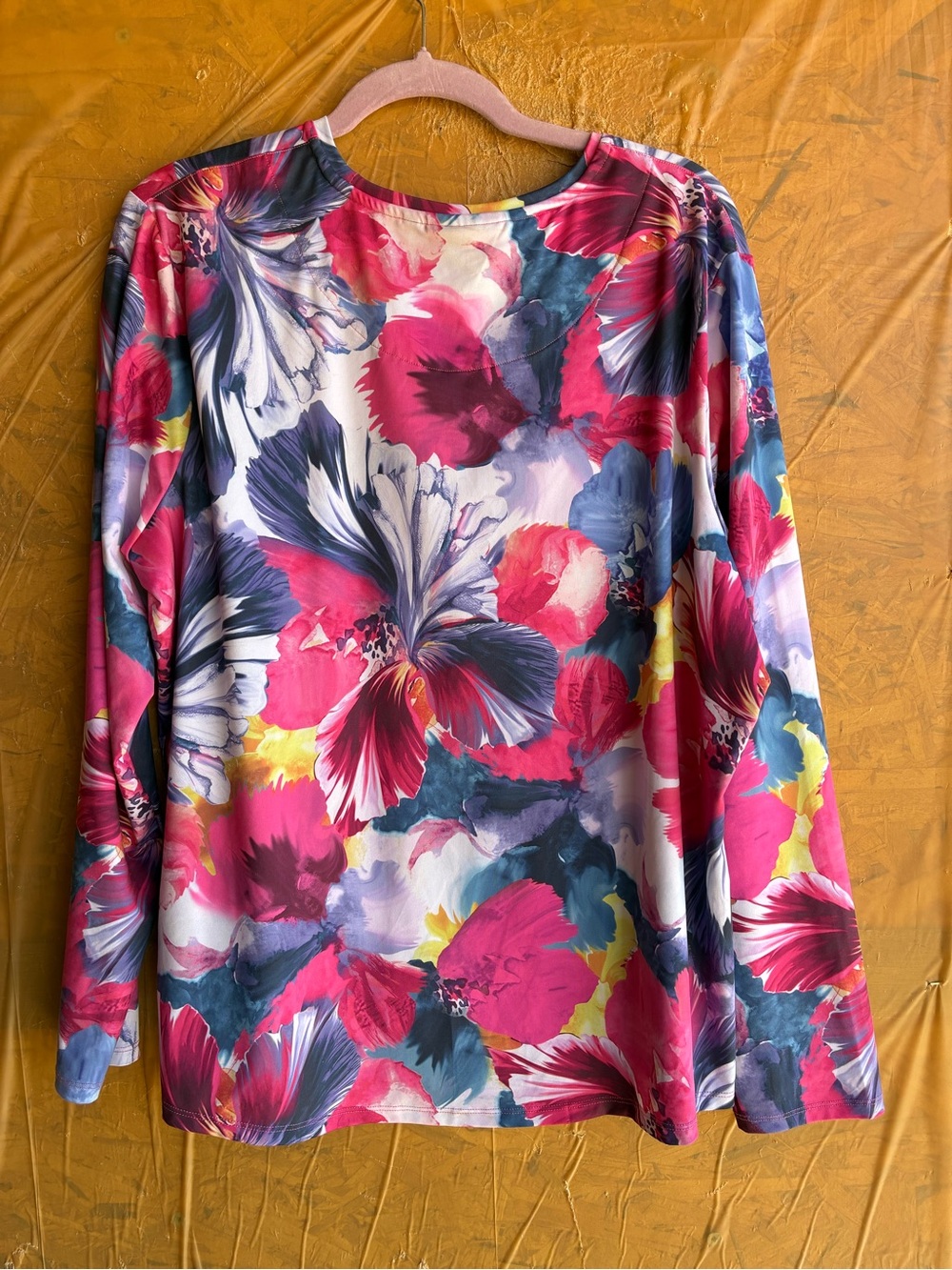 Chico's Stretchy UPF Print Long Sleeve Top
Size X-LARGE (3) - Picture 3 of 5